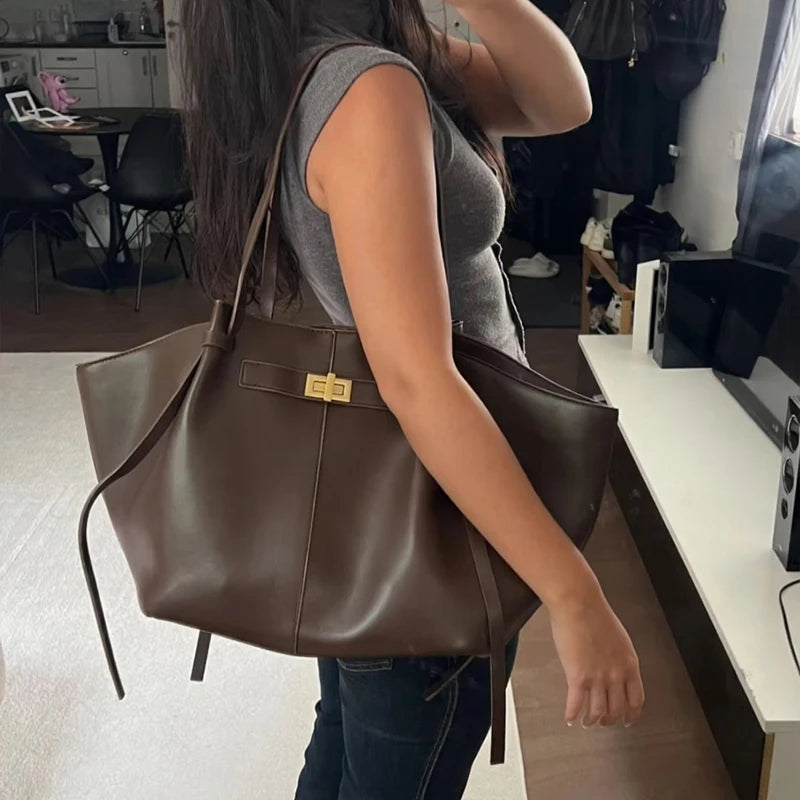 Brand Wing Shaped Handbag Luxury Gold Lock Buckle Design Tote Bag Women Large Capacity Shopping Bag Elegant Commute Underarm Bag