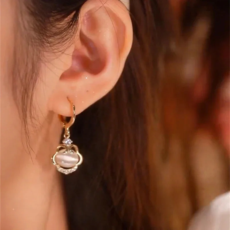 New Fashion Trend Cat's Eye Safety Lock Pendant Gold Color Earrings for Women Personality Elegant Ladies Party Jewelry Gifts