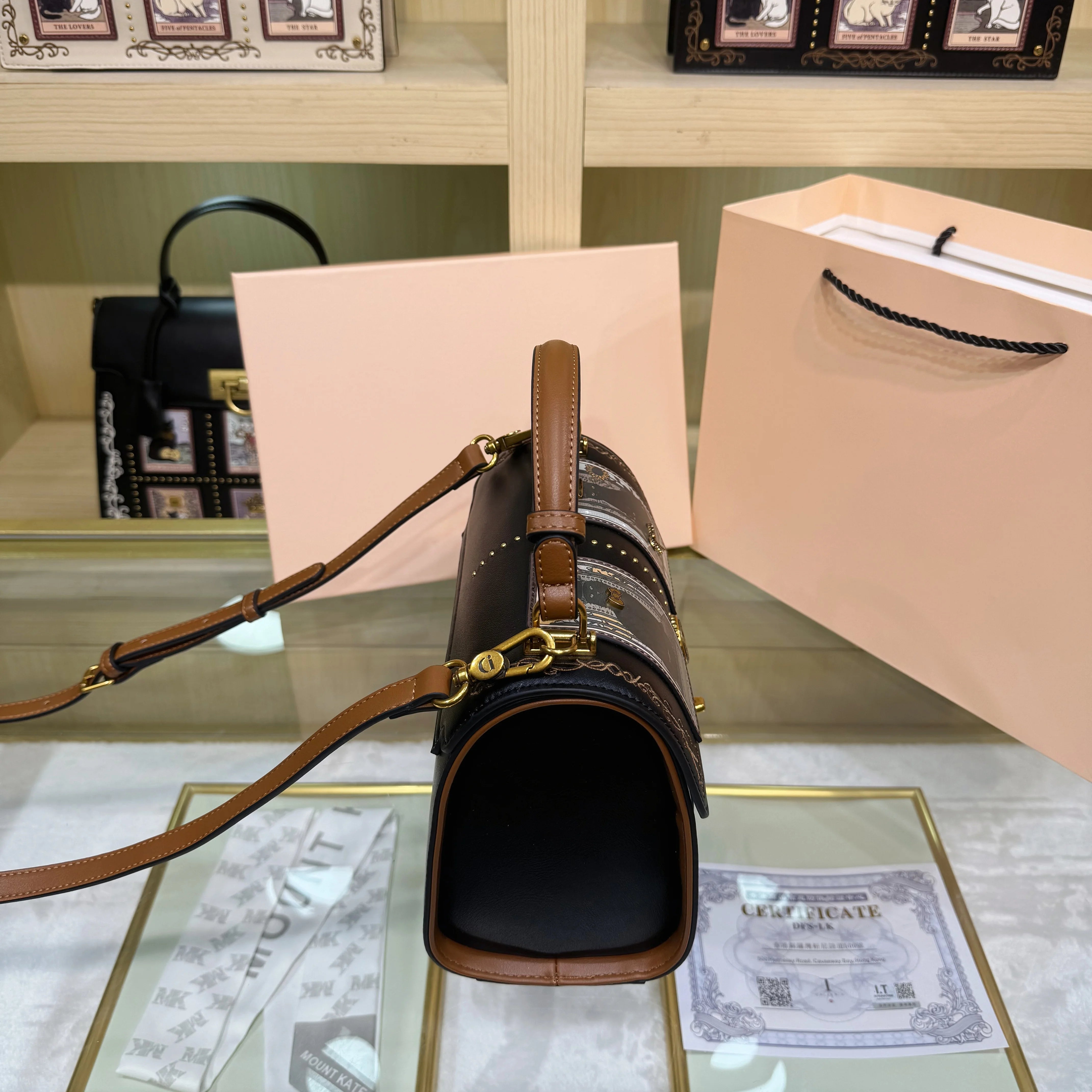 Luxury Designer Bags with Cute Cartoon Printing and Delicate Embroidery Design Vintage and New Fashion Shoulder Pillow Bag