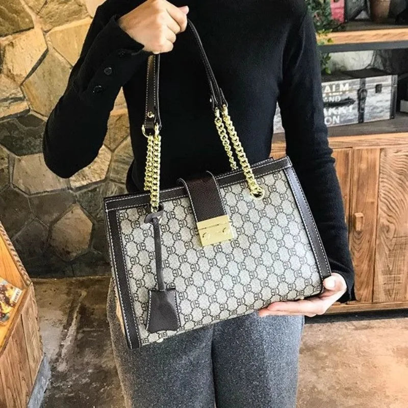 2025 Vintage Shoulder Bag - Large Capacity Crossbody Purse, Elegant Retro Tote for Work, Fashion Commuter