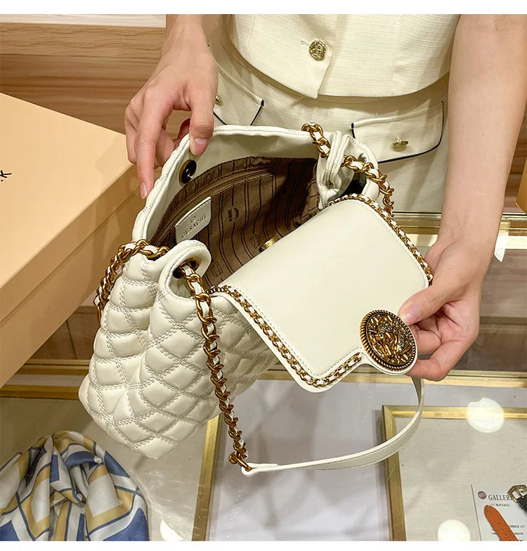 2025 women's brand genuine leather chain bag, new designer brings a sense of luxury, large capacity underarm shoulder bag is fas