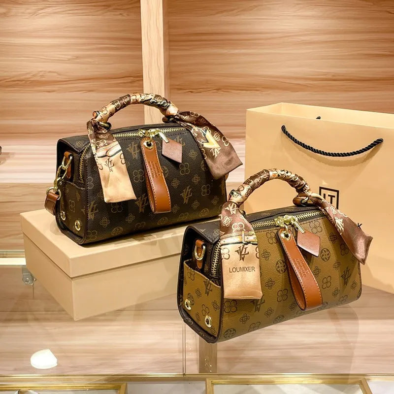 Brand women's handbag 2025 new autumn and winter high-end texture niche designer light luxury shoulder crossbody bag pillow bag