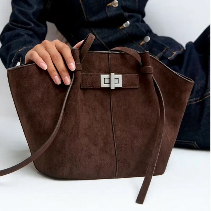 Brand Wing Shaped Handbag Luxury Gold Lock Buckle Design Tote Bag Women Large Capacity Shopping Bag Elegant Commute Underarm Bag