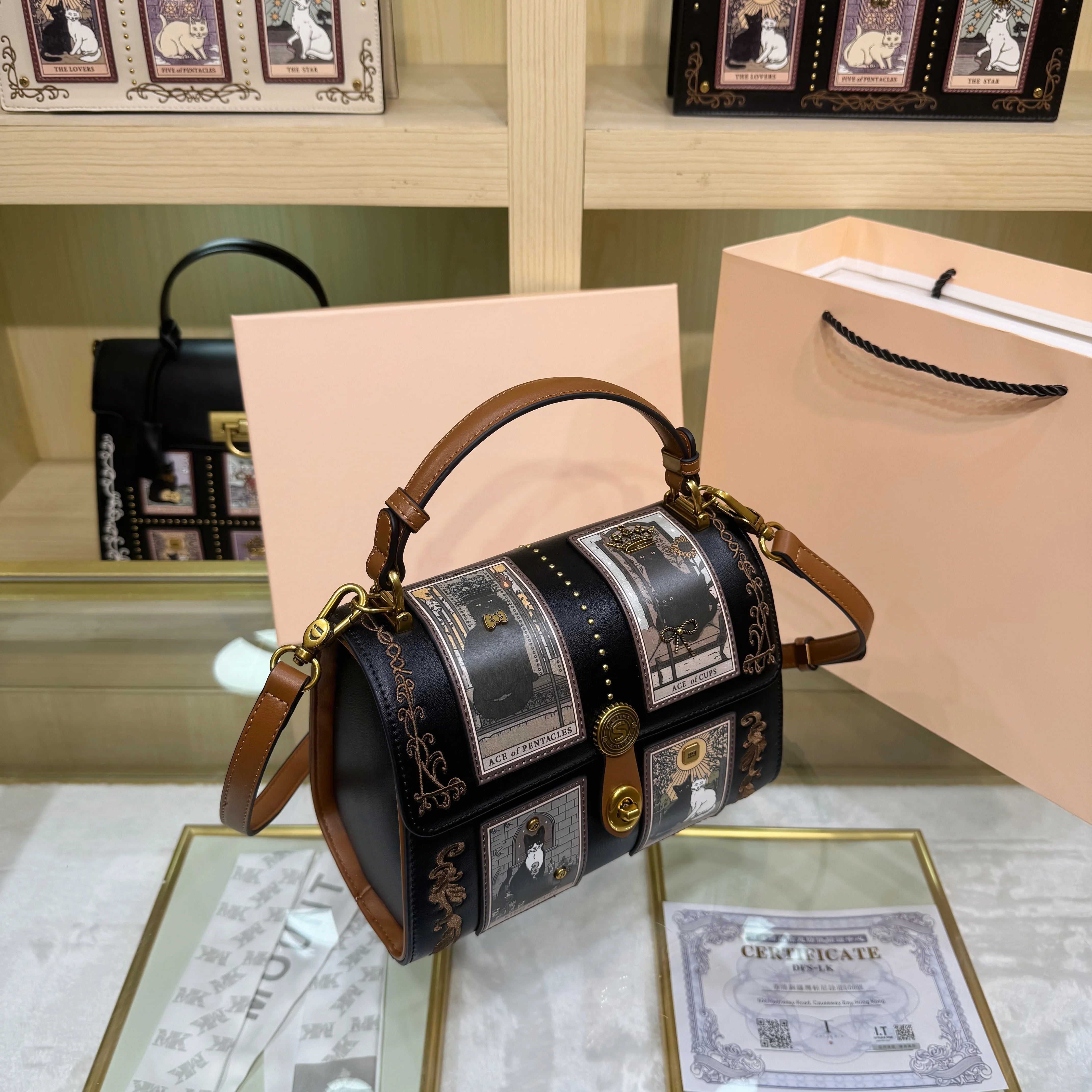 Luxury Designer Bags with Cute Cartoon Printing and Delicate Embroidery Design Vintage and New Fashion Shoulder Pillow Bag