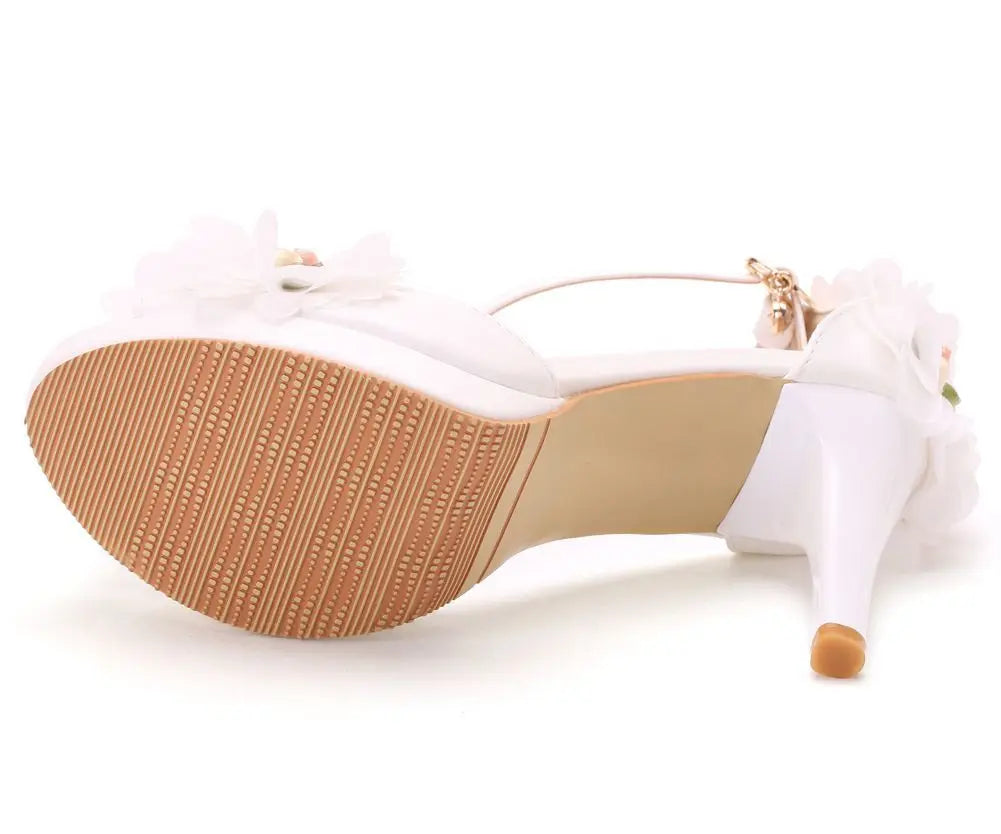 Summer new round-toed fish mouth white PU rhinestone lace flower wedding shoes banquet large size thin high-heeled women sandals