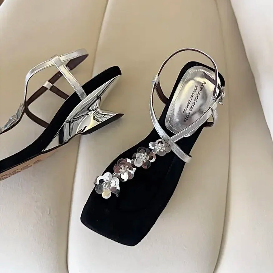 French Transparent Strap Flip-flops Fairy Shoes for Outerwear, 2025 New Summer Rhinestone High-end Flat Sandals