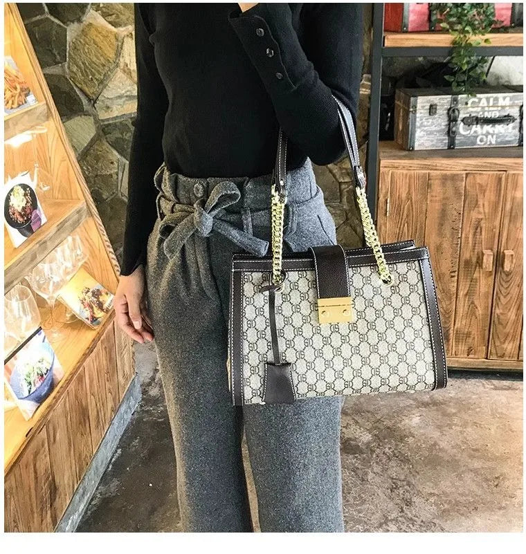 2025 Vintage Shoulder Bag - Large Capacity Crossbody Purse, Elegant Retro Tote for Work, Fashion Commuter