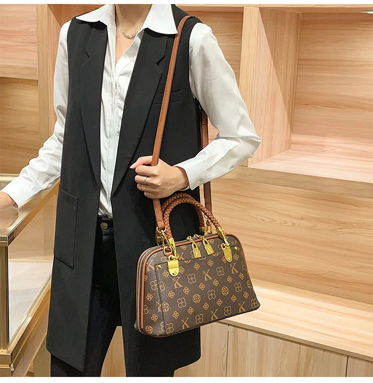 New 2025 High-End Designer Women's Handbag Autumn Winter Shoulder Crossbody Tote Bag Fashionable Luxury Accessory for Ladies