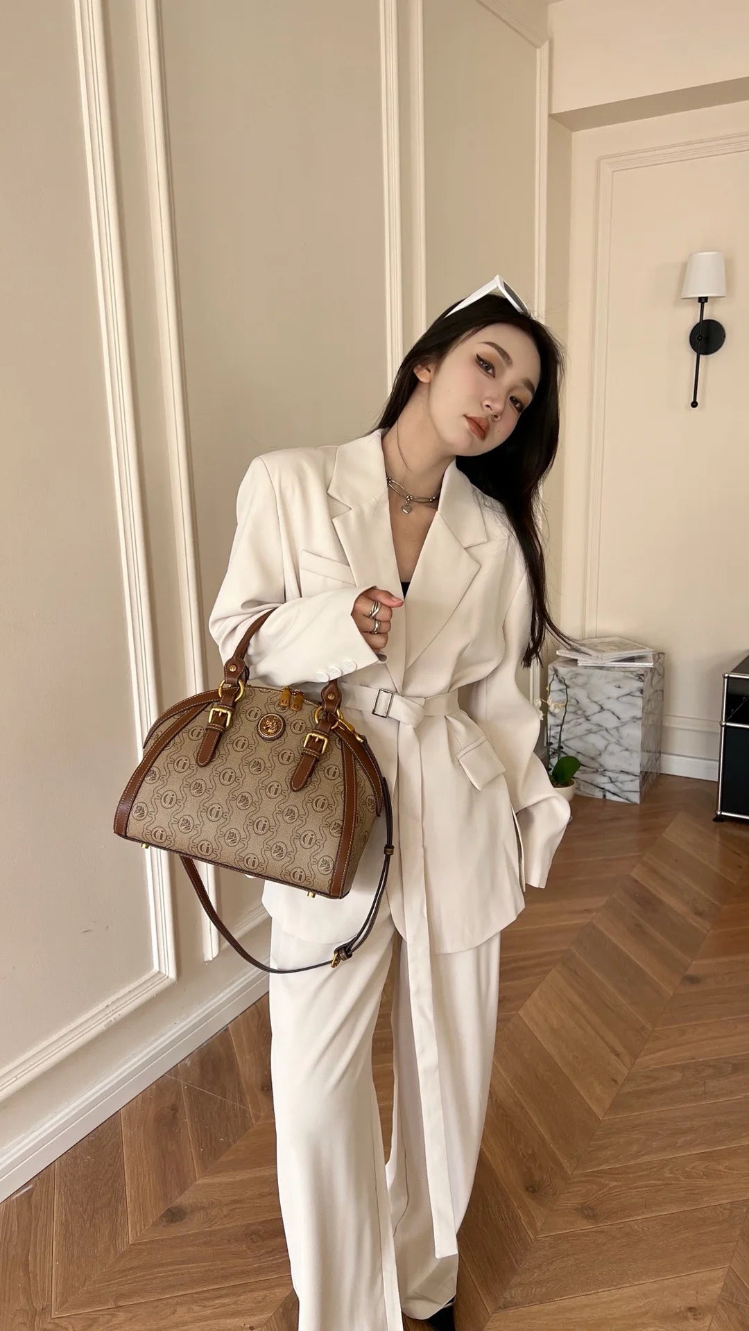 Women's handbag light luxury 2025 autumn and winter new item large capacity retro high-end designer shoulder crossbody bag