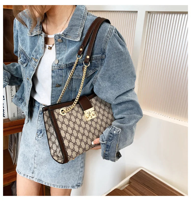 Women's Bag 2025 New Fashion European and American Retro Print Large Capacity Tote Bag Chain Shoulder Underarm Bag Wholesale