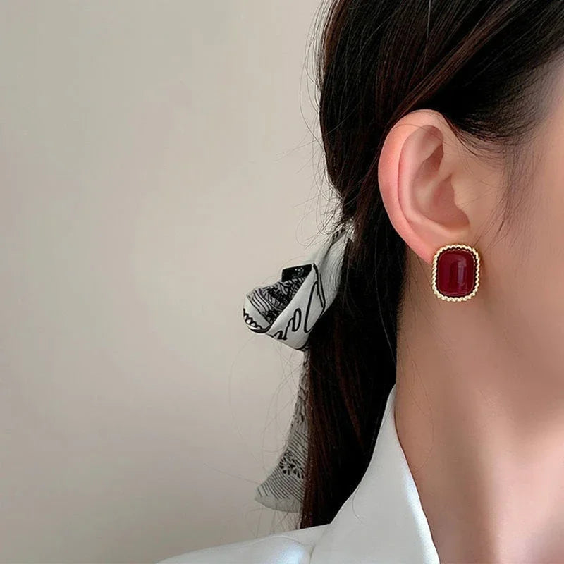Vintage Dripping Oil Wine Red Retro Stud Earrings for Women Korean Pearl Flower Heart Shape Geometric Earring High Sense Jewelry