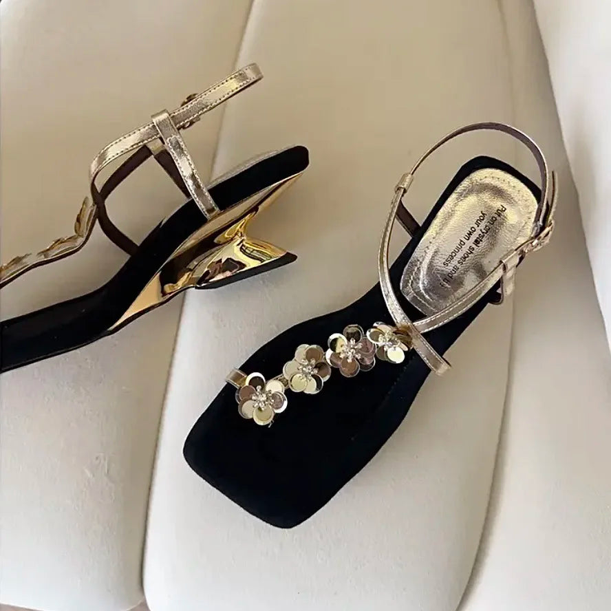 French Transparent Strap Flip-flops Fairy Shoes for Outerwear, 2025 New Summer Rhinestone High-end Flat Sandals