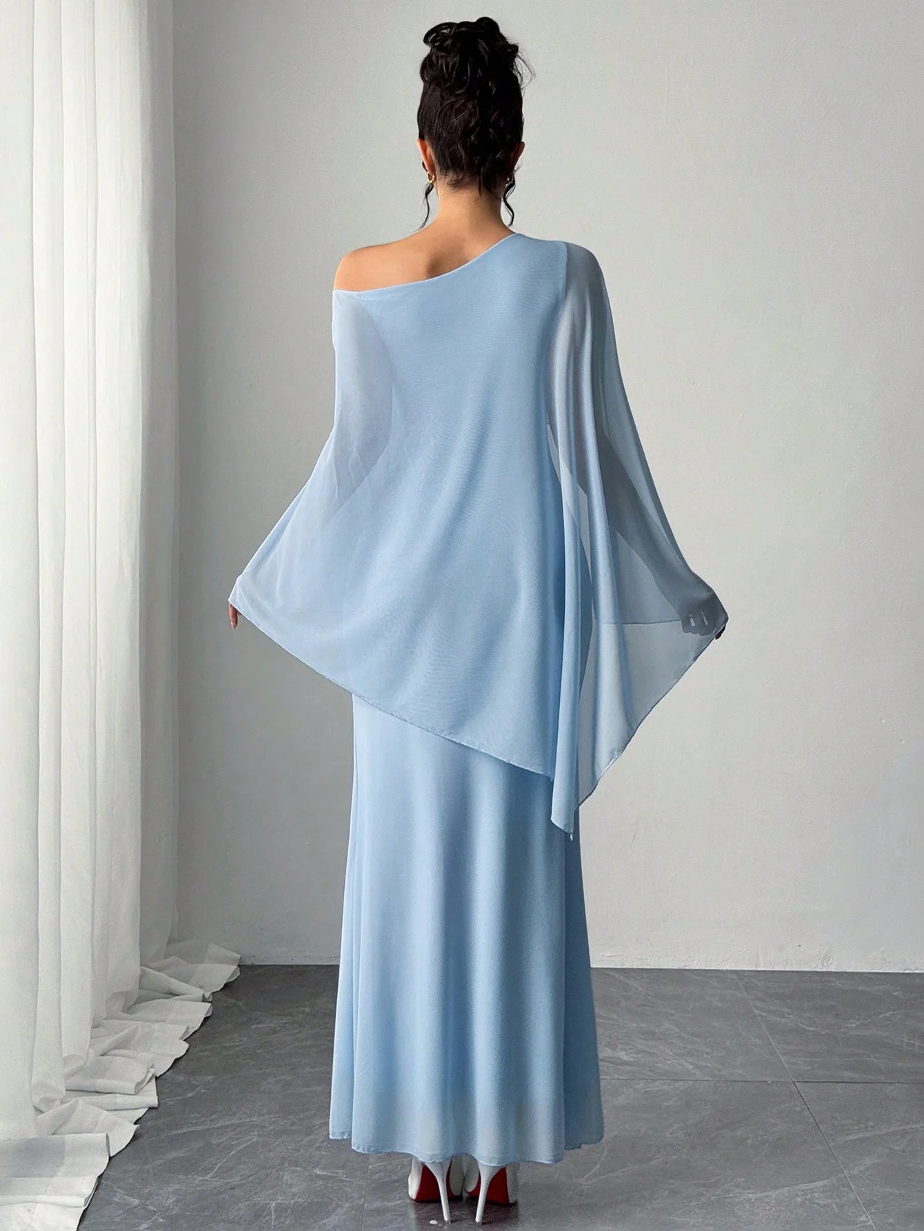 Spring/Summer Women's Sexy One-Shoulder Corsage Mesh Cape Ultra Long Dress Elegant Gown for Special Occasions