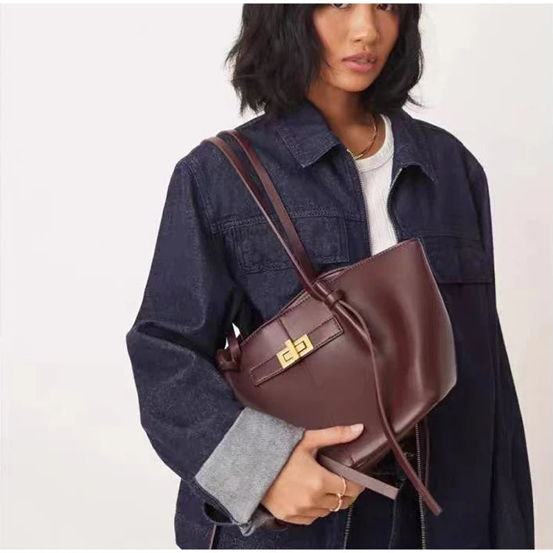 Brand Wing Shaped Handbag Luxury Gold Lock Buckle Design Tote Bag Women Large Capacity Shopping Bag Elegant Commute Underarm Bag