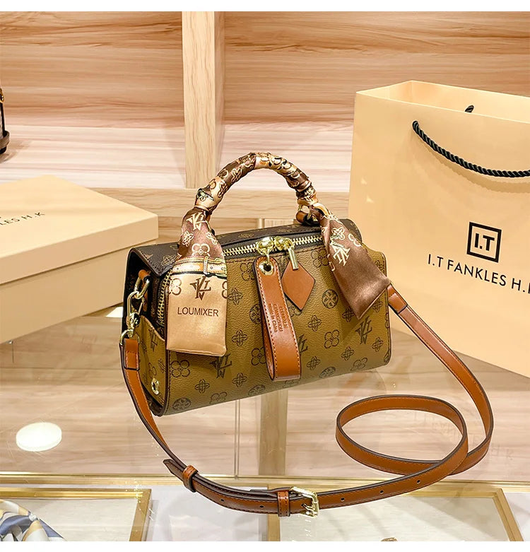 Brand women's handbag 2025 new autumn and winter high-end texture niche designer light luxury shoulder crossbody bag pillow bag