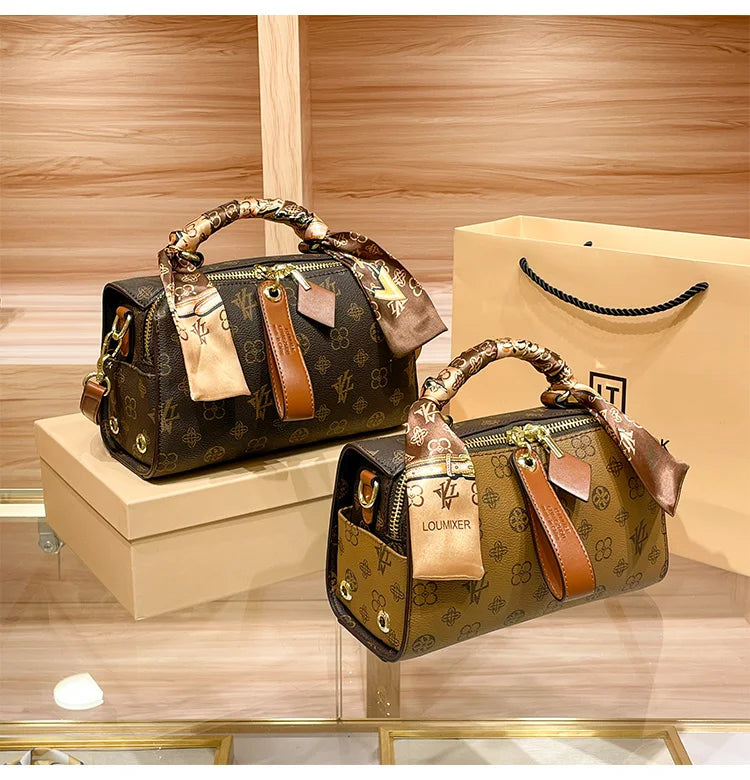 Brand women's handbag 2025 new autumn and winter high-end texture niche designer light luxury shoulder crossbody bag pillow bag