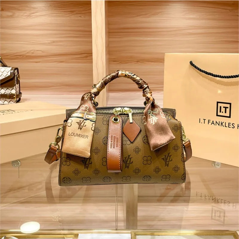 Brand women's handbag 2025 new autumn and winter high-end texture niche designer light luxury shoulder crossbody bag pillow bag