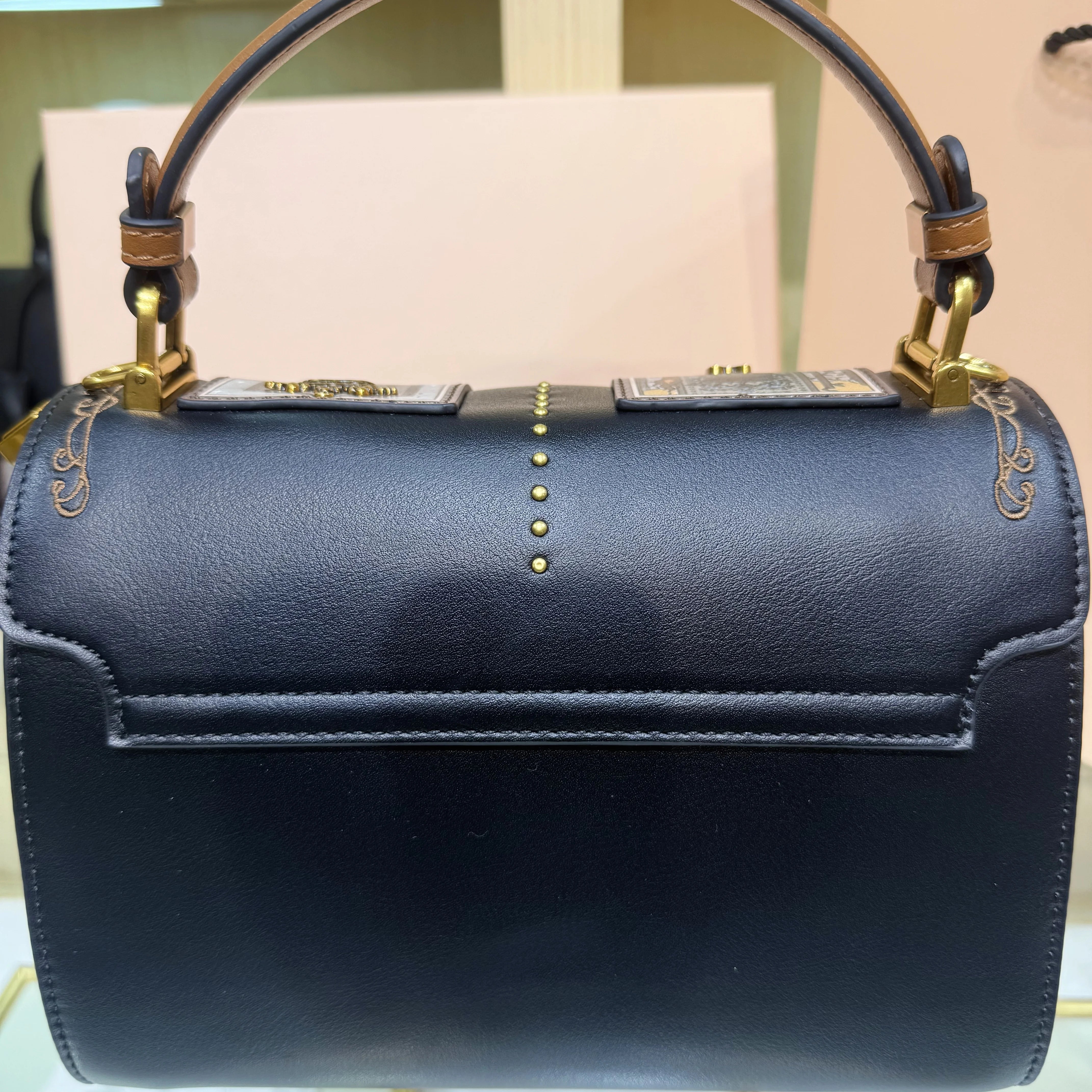 Luxury Designer Bags with Cute Cartoon Printing and Delicate Embroidery Design Vintage and New Fashion Shoulder Pillow Bag