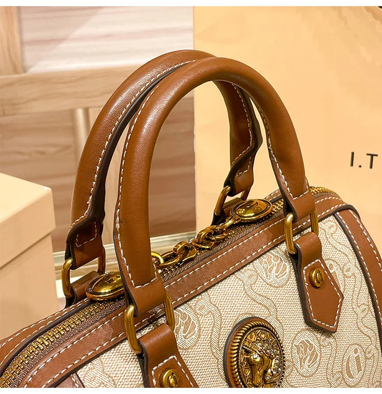 Brand Handheld Women's Bag 2025 New Designer Spring/Summer Luxury Pillow Bag Retro Single Shoulder Crossbody Bag