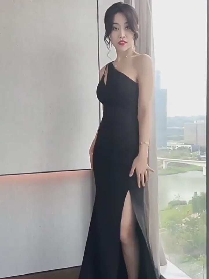 Evening gown for women 2025 new high end banquet host fish tail long skirt temperament slimming sloping shoulders sexy slimming